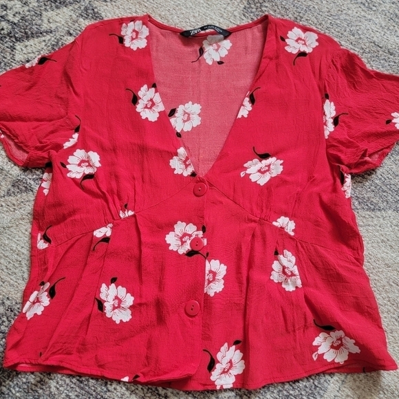 2/$20 Zara Red V Neck Floral Print Top M - Picture 1 of 7